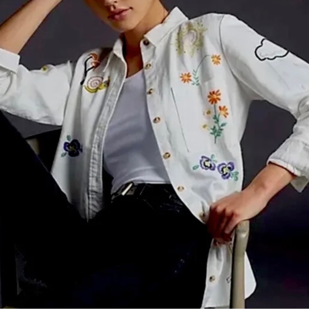 Anthropologie pilcro embroidered bottun up